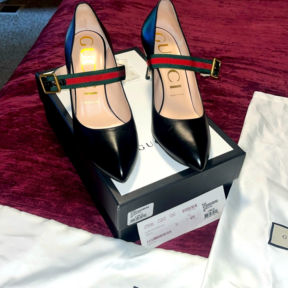 Gucci strap heels size 39 with dust bags and box